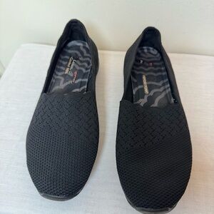 Skechers women’s Black Loafers Office Corporate Comfy Work Scalloped 0042*